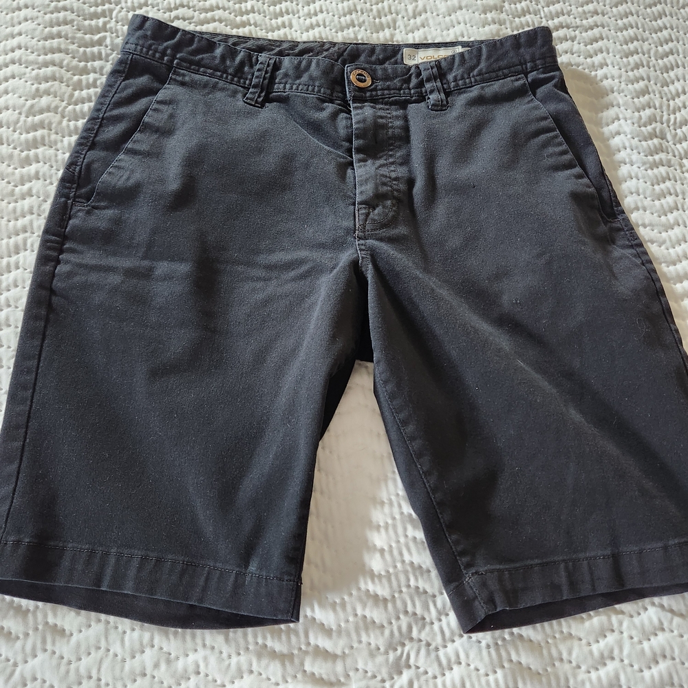 Volcom Men's Black Flat-Front Casual Shorts Size 32
